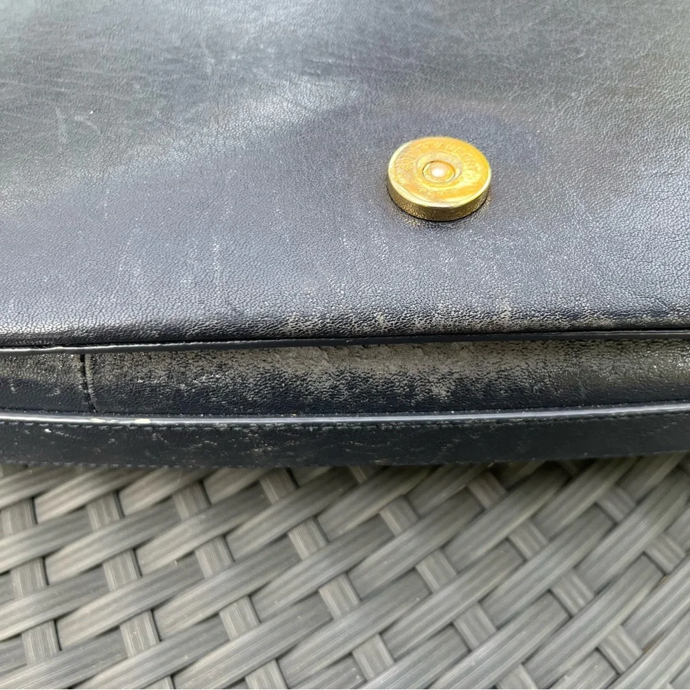 Saint Laurent  Quilted Leather Shoulder Bag in Navy with Gold YSL Logo - Picture 11 of 16